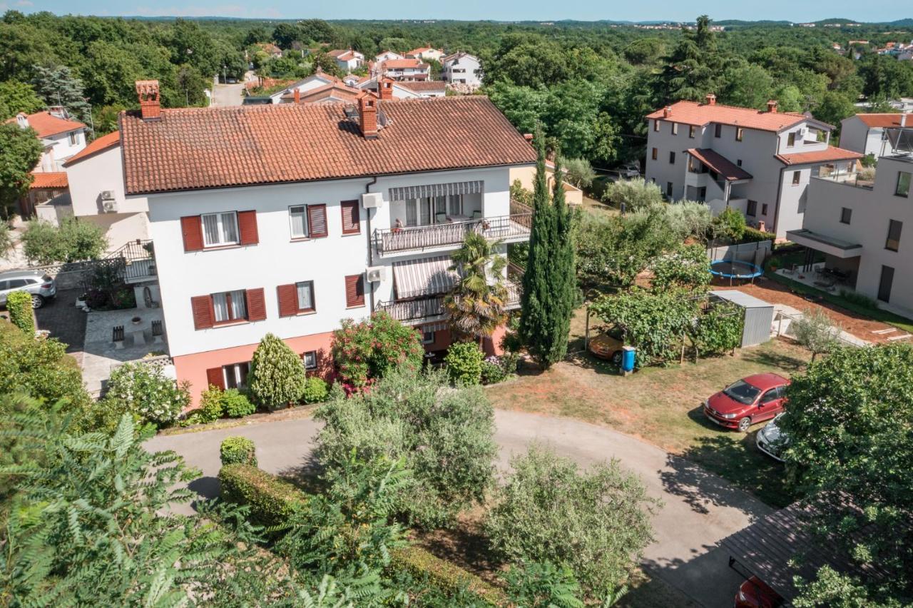 Apartments Marcan Porec Bagian luar foto