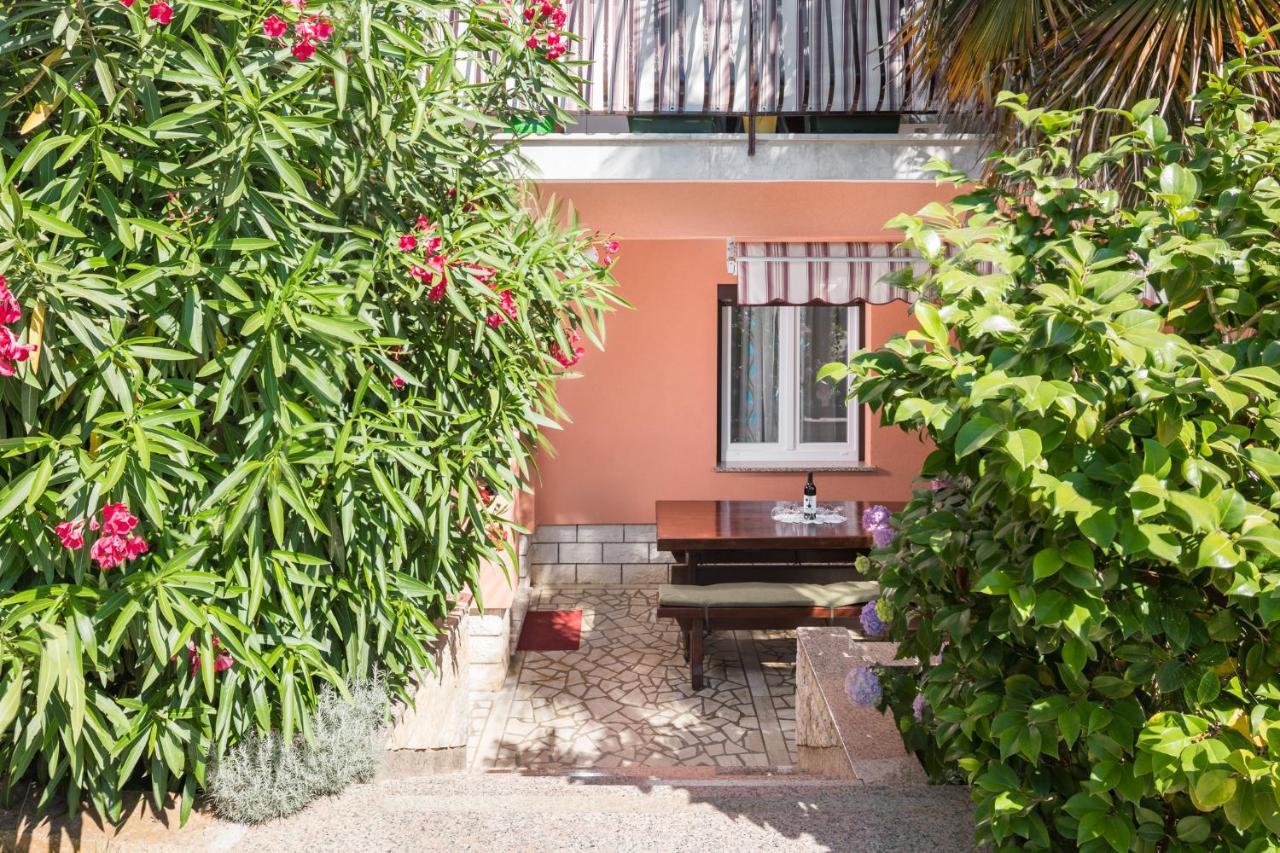 Apartments Marcan Porec Bagian luar foto