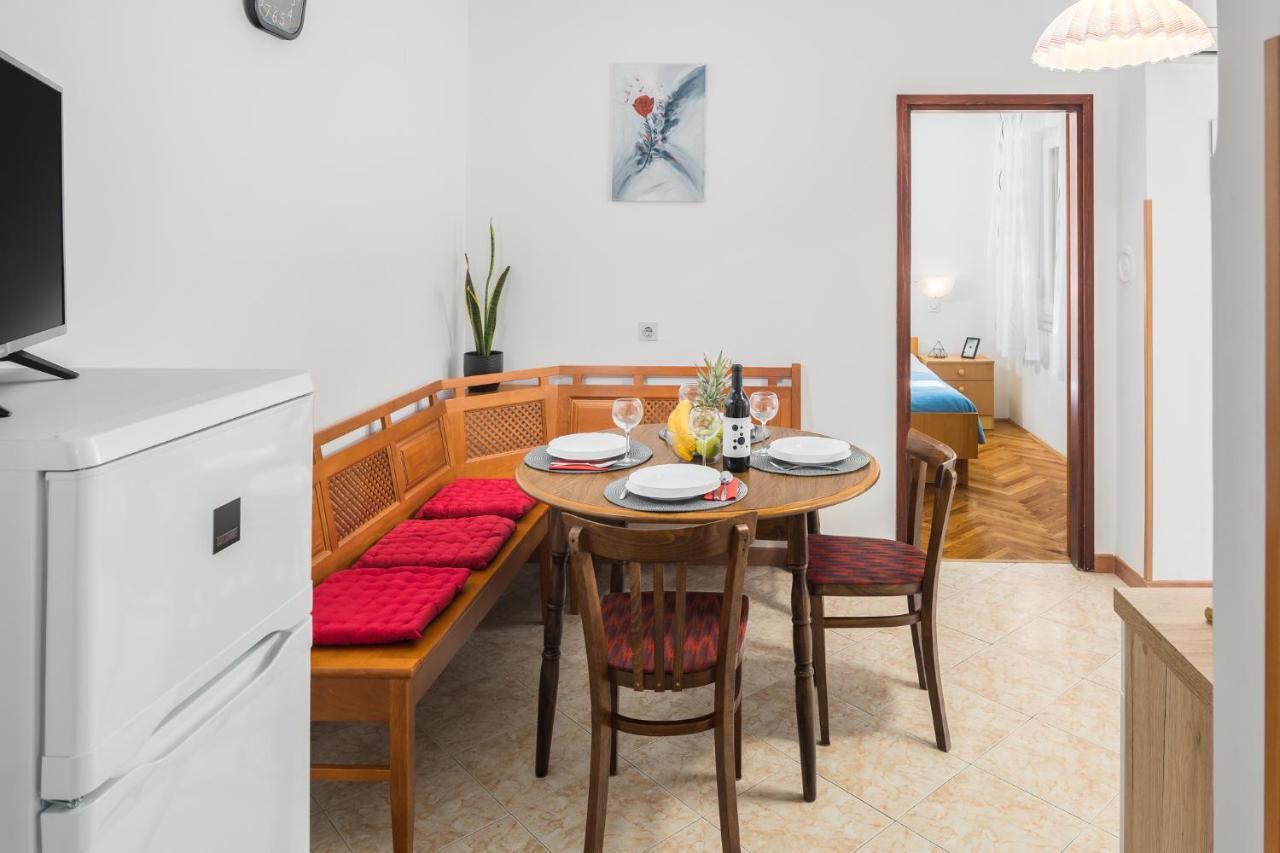 Apartments Marcan Porec Bagian luar foto