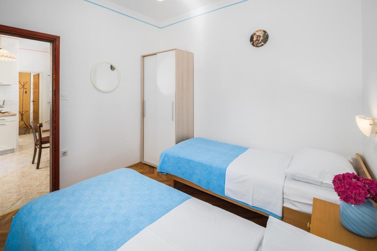 Apartments Marcan Porec Bagian luar foto